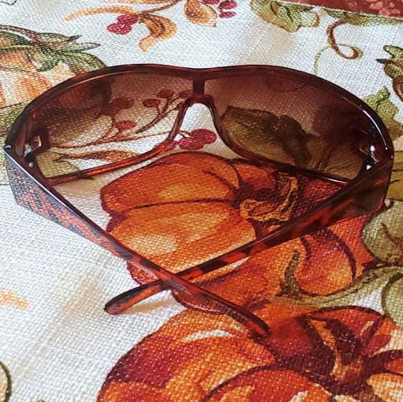 Sunglasses - Picture 2 of 4